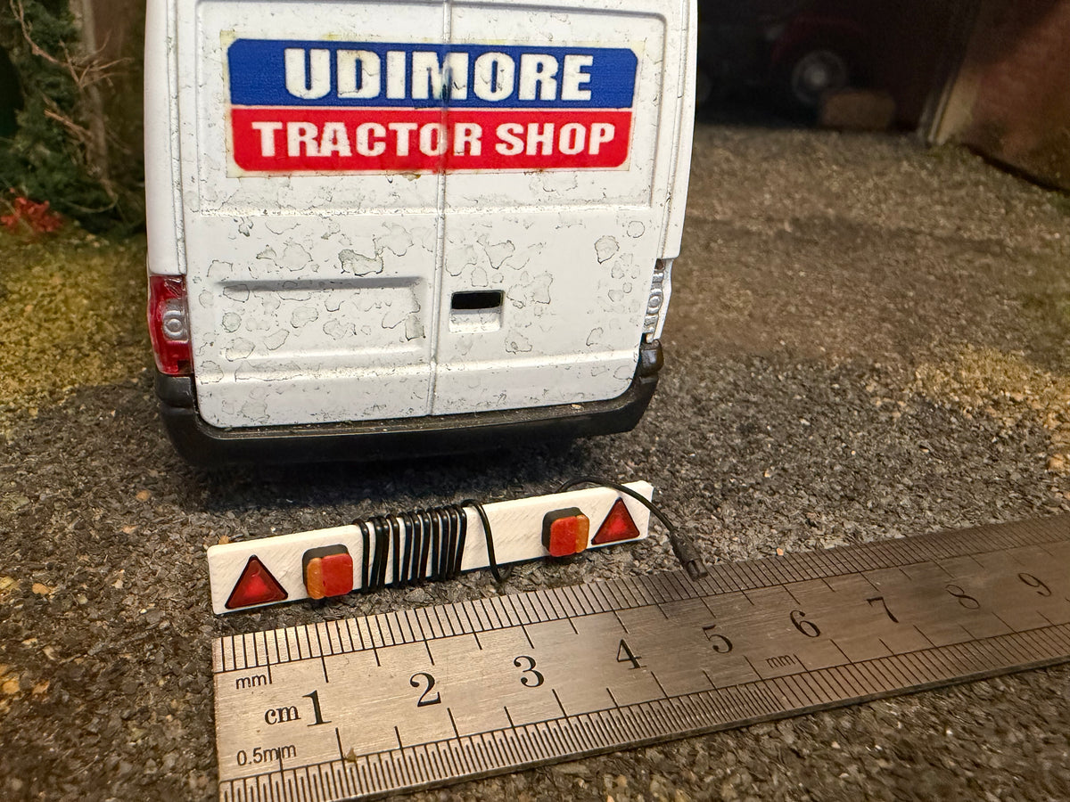 Trailer Light Board with Unwinding Cable – 50mm – 1:32 Scale