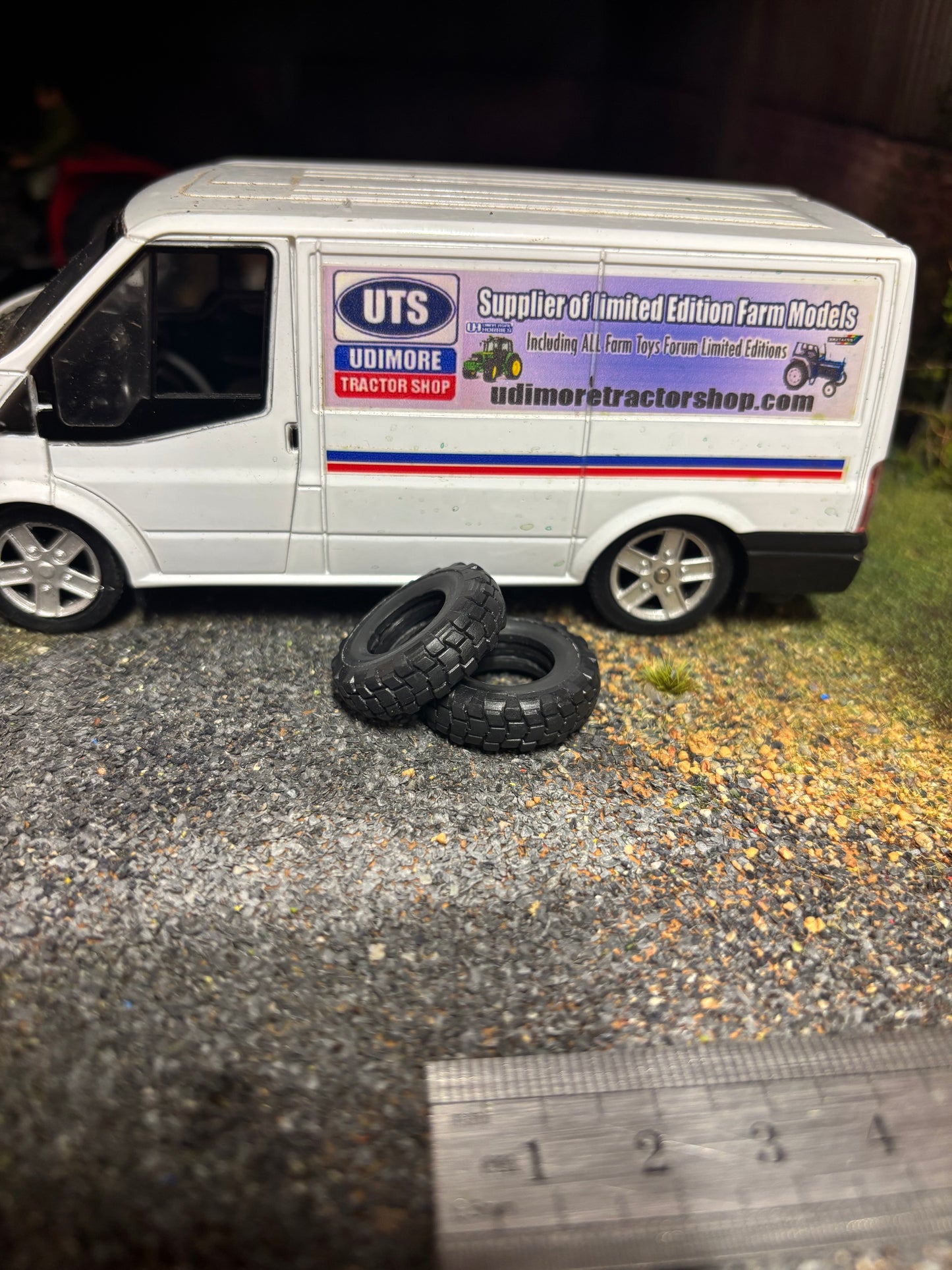04295 Pair of Road Tyres 25.5mm x 8mm  Artisan32 farm machinery 1:32 scale