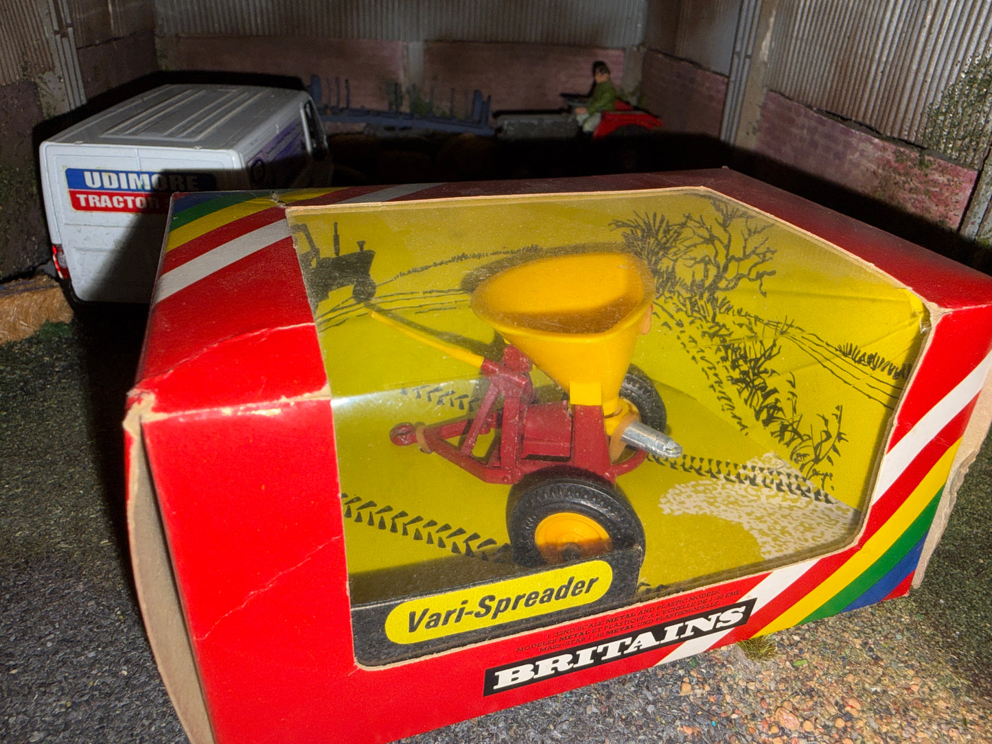 Vintage Britains Vicon Vari Spreader 9538 Rainbow Box 1:32 Scale Obsolete