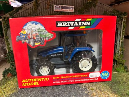9488 Britains New Holland 8560 Tractor in original  Box obsolete VINTAGE