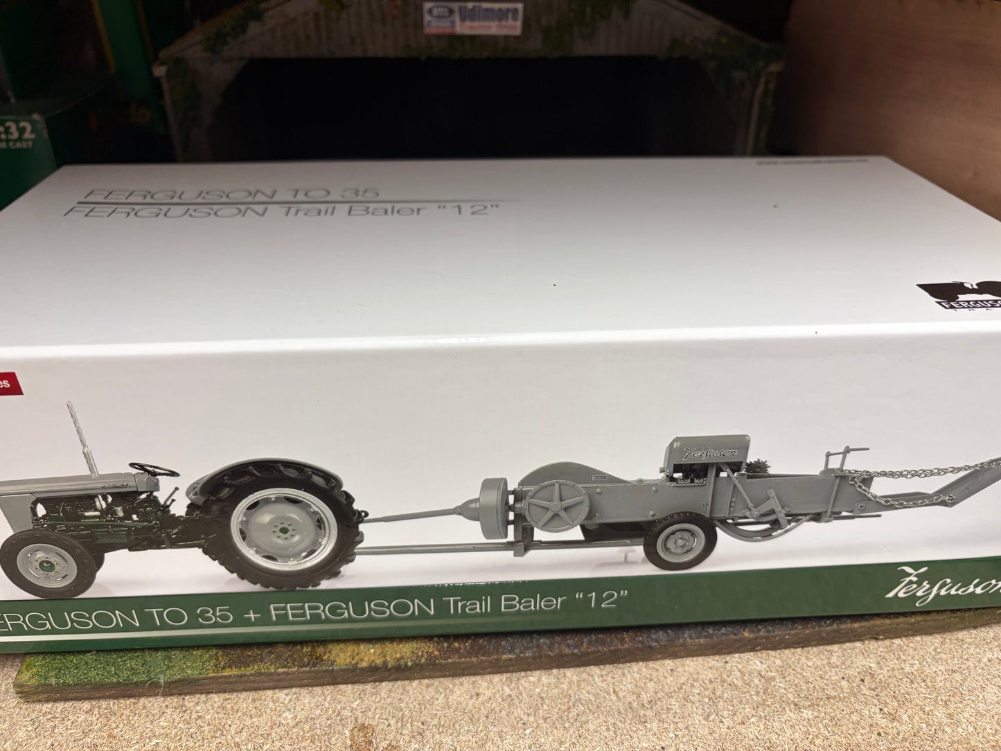 Universal Hobbies Ferguson TO-35 Tractor & Ferguson Trail Baler 12 Set UH5379 Limited Edition Obsolete 1:32 Scale
