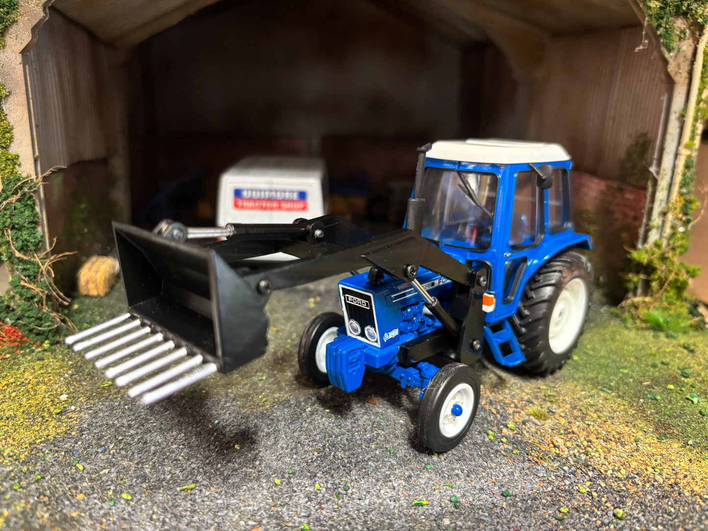 Ford 6600 2wd Tractor with front loader Conversion Muck,manure, Silage Fork 1:32 scale