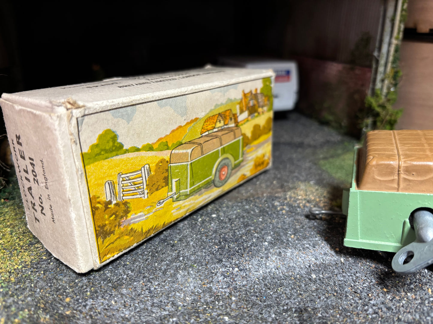 2041 Vintage Britains Clockwork Trailer 1:32 scale obsolete Still works