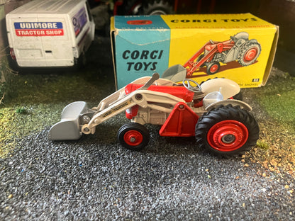 Corgi 53 Massey Ferguson 65 Tractor with loader shovel boxed