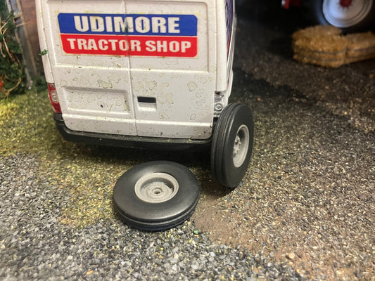 04225 Set of 2 Front wheels 2wd Artisan32 farm machinery 1:32 scale