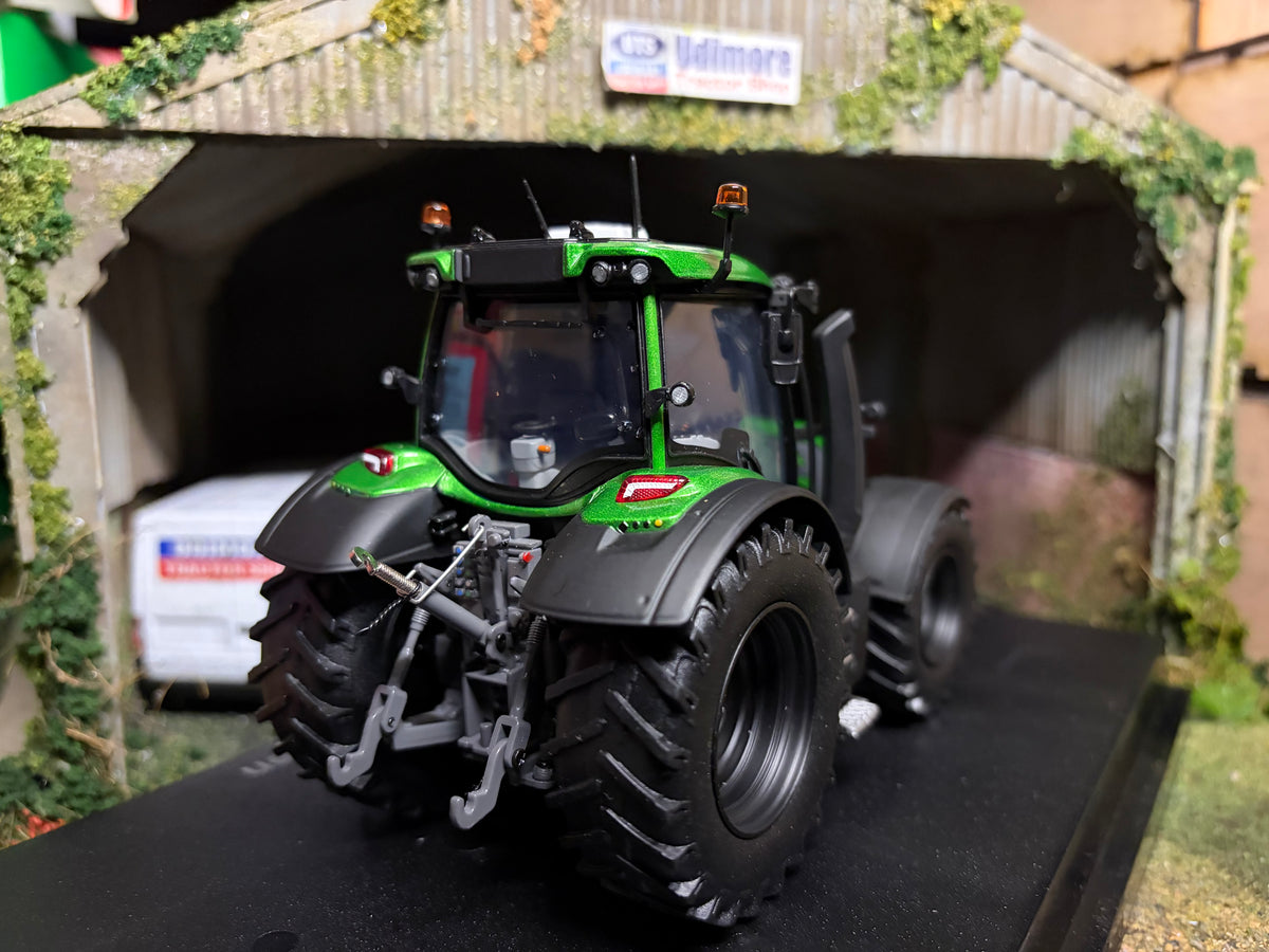 Universal Hobbies Valtra N175 Ultra Green Tractor UH7236 Limited Edition 750 Pieces 1:32 Scale