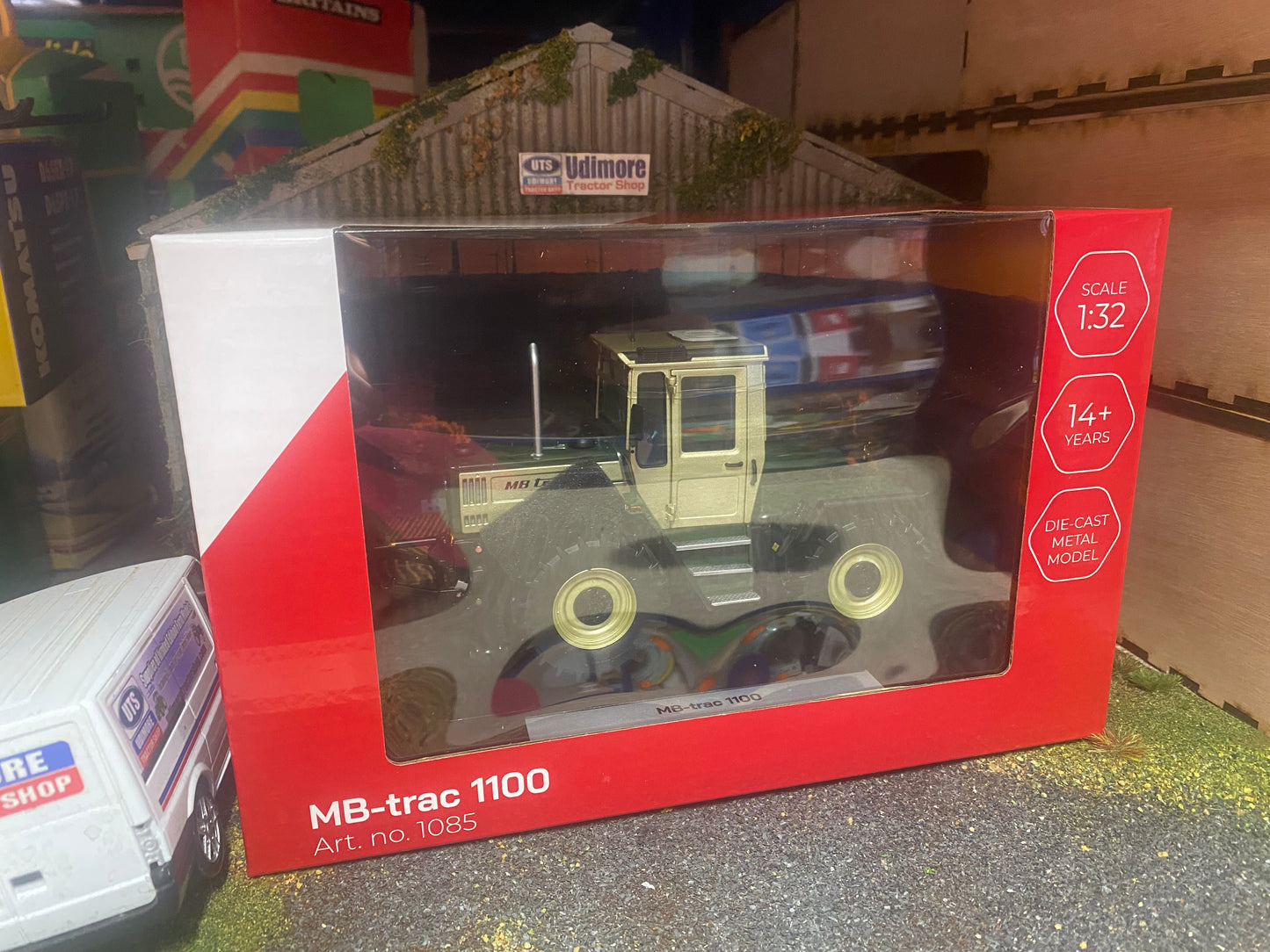 Weise Toys MB Trac 1100 Distelgreen Tractor NEW boxed in 1:32 scale