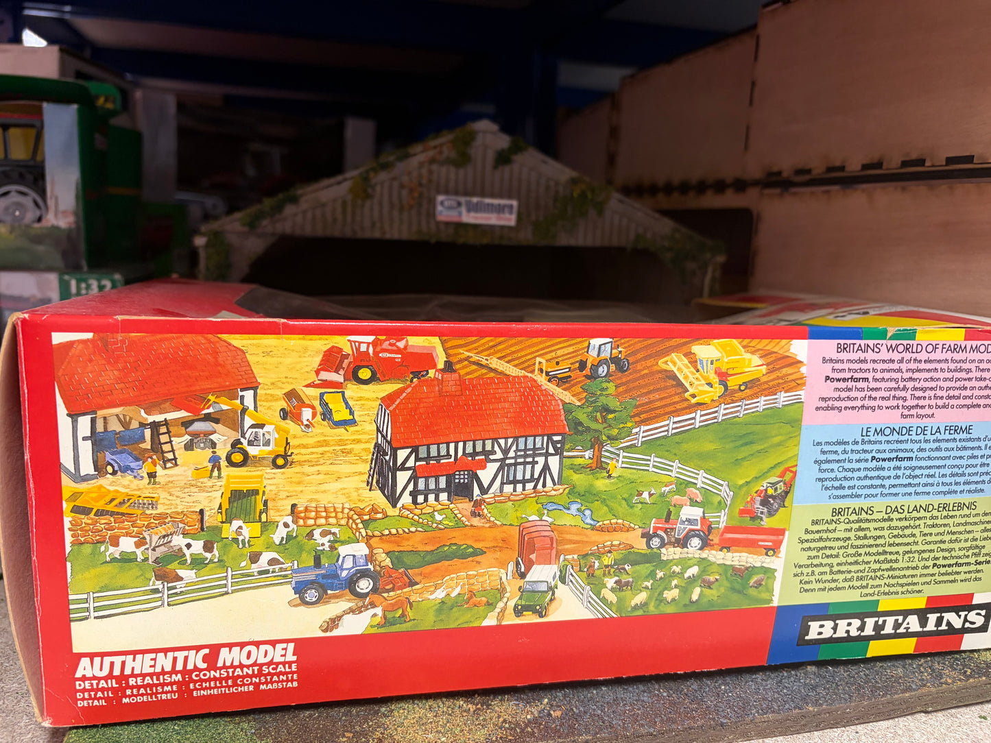 9570 Britains Massey Ferguson Combine Harvester 1:32 Scale Boxed Obsolete
