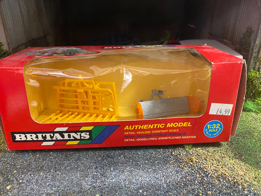 9561 Vintage Britains Slurry scraper and Buck Rake set 1:32 scale obsolete