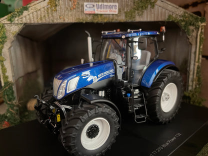 New Holland T7.270 Blue Power Tractor 1:32 scale Boxed ROS