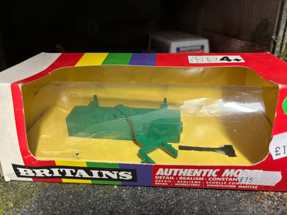 9559 Vintage Britains Yard Brush 1:32 scale boxed obsolete (missing dairyman)