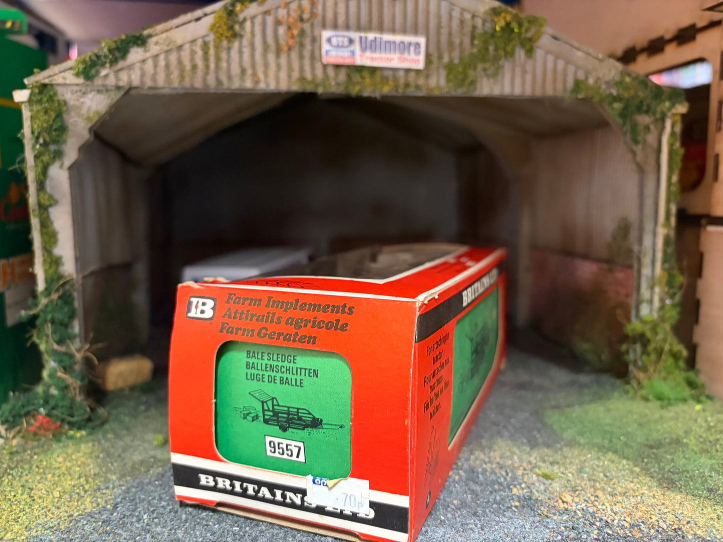Vintage Britains Bale Sledge 1:32 scale  Obsolete 9557 Straw Box