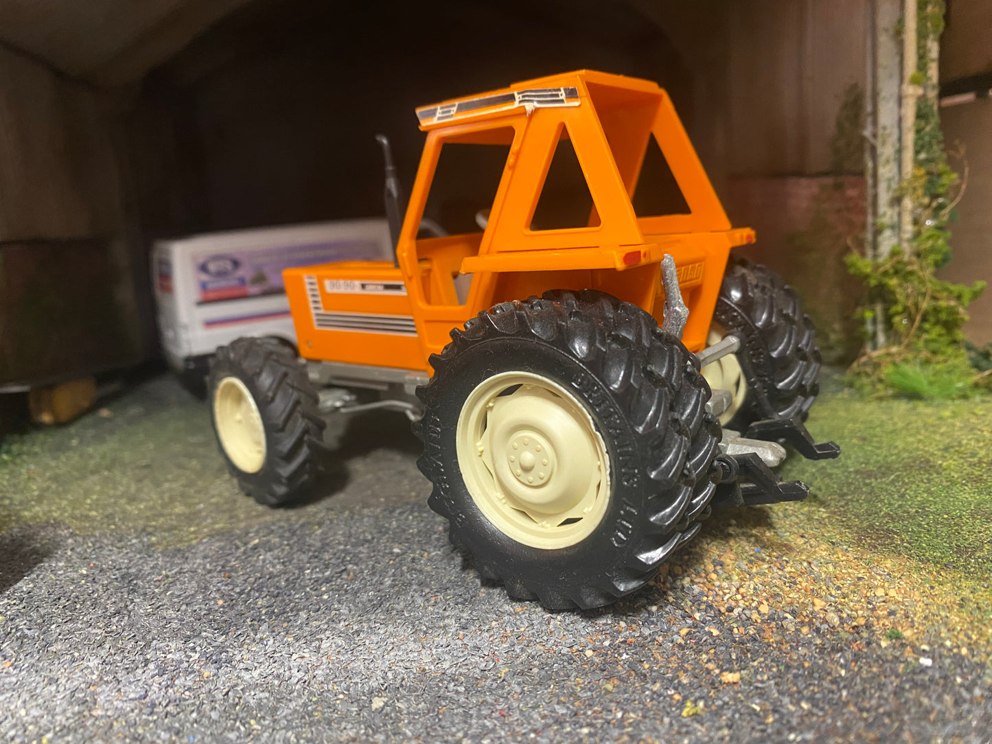 Britains Fiat 90-90 dual rears Tractor  obsolete 1:32 scale