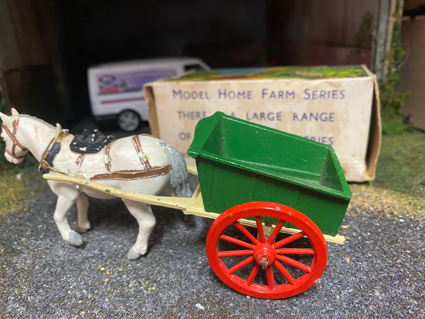 40F Vintage Britains Farm Cart with plastic horse 1:32 scale obsolete RARE BOX version