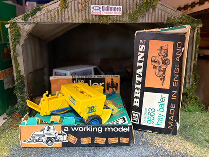 Vintage Britains Bamfords BL58 Hay Baler First Edition 1:32 Scale Boxed Obsolete - 9563