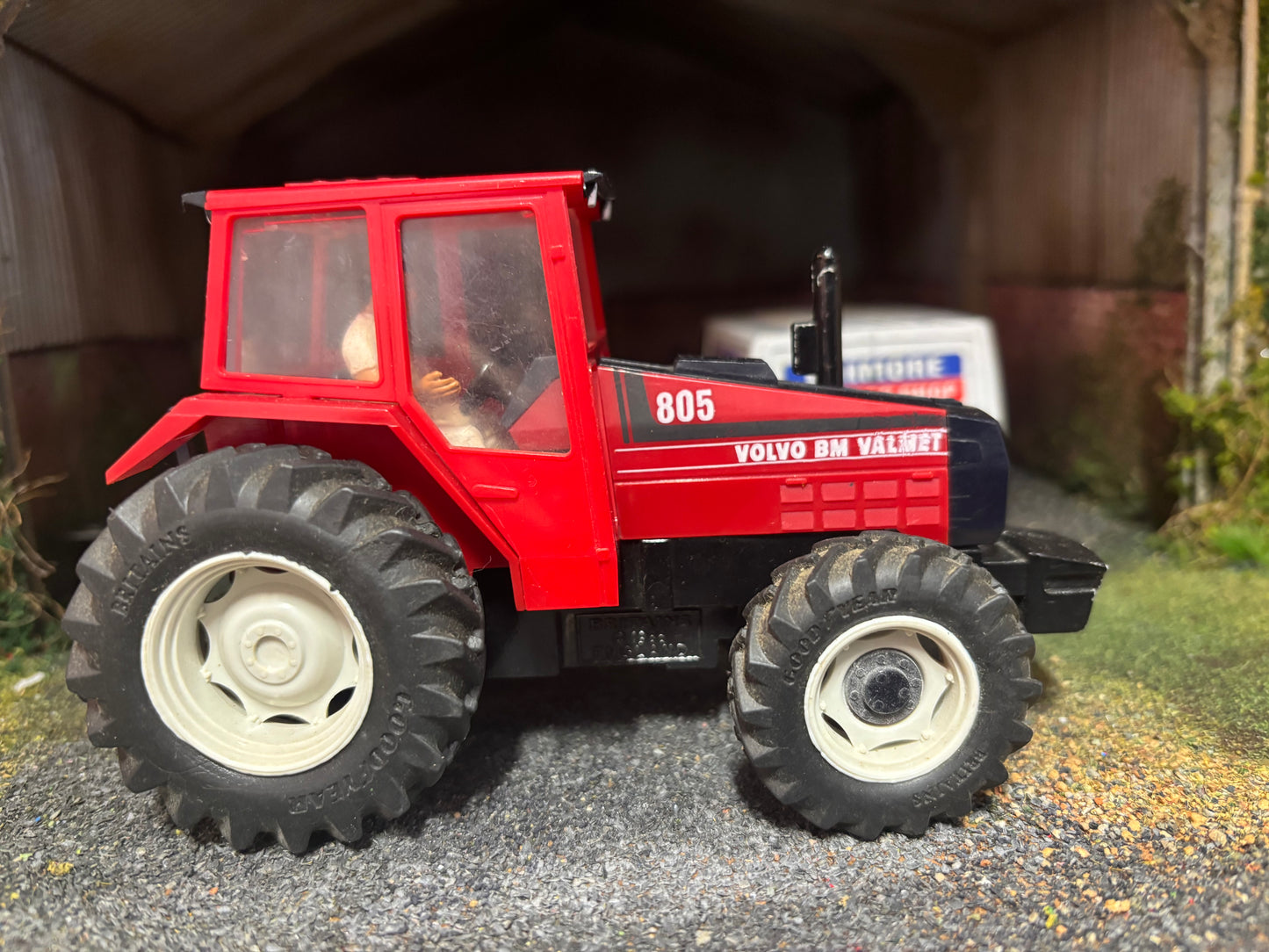 Britains Volvo BM Valmet 805 Tractor obsolete VINTAGE 1:32 scale