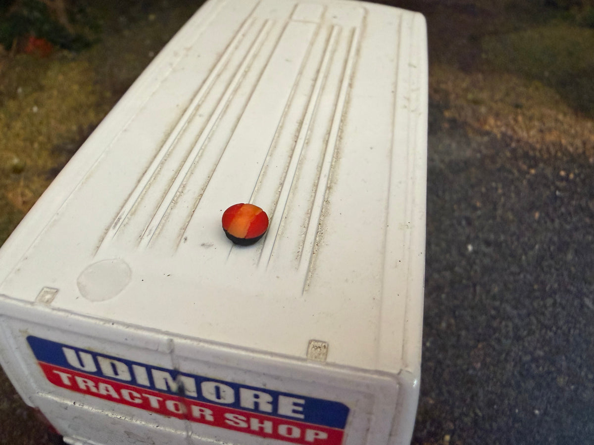 Round Burger-Style Rear Light – Red & Amber – 5mm – 1:32 Scale