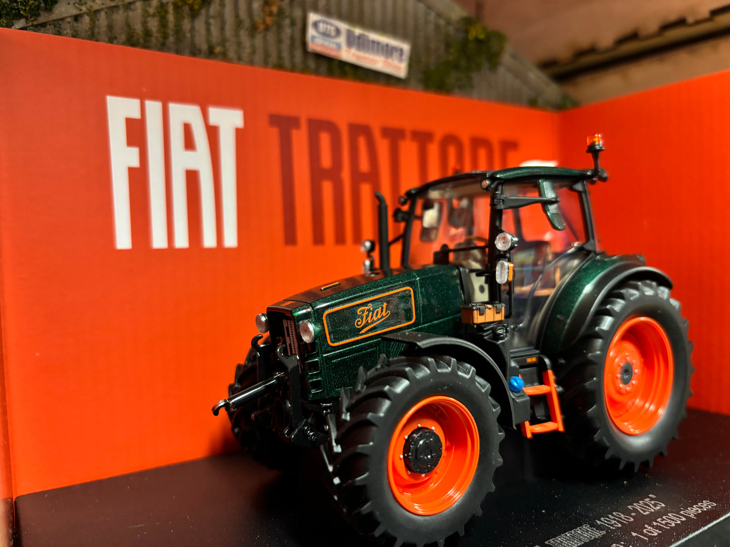Limited Edition Universal Hobbies Fiat il Trattore Concept Tractor BOXED 1:32 scale UH6875
