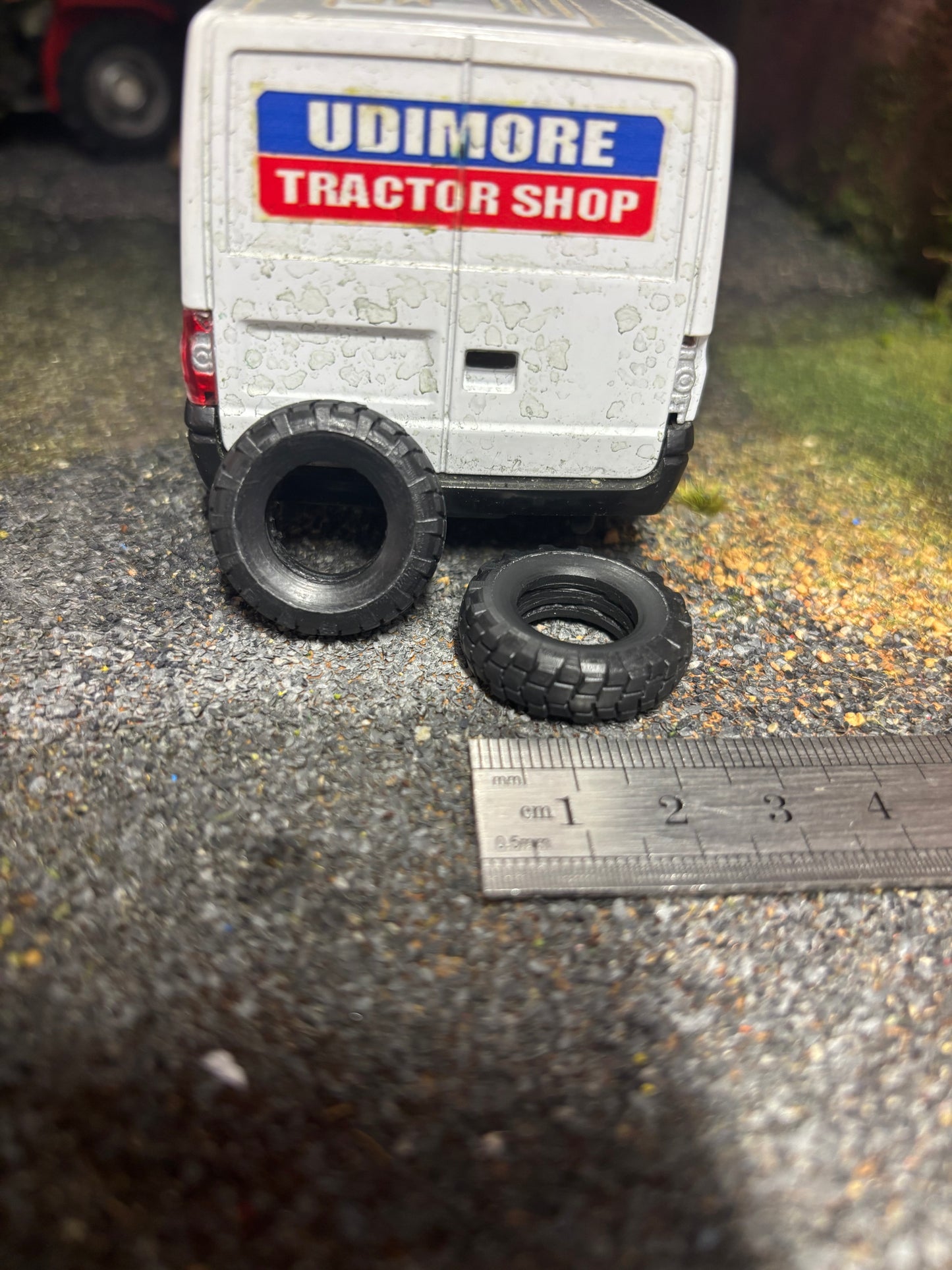 04295 Pair of Road Tyres 25.5mm x 8mm  Artisan32 farm machinery 1:32 scale