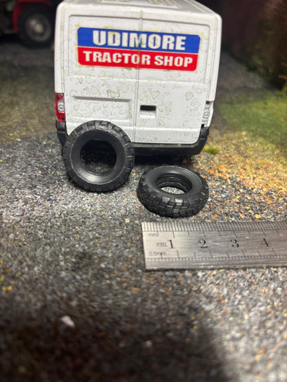 04295 Pair of Road Tyres 25.5mm x 8mm  Artisan32 farm machinery 1:32 scale