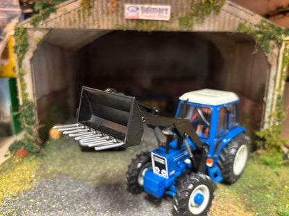 Ford 7600 4wd Tractor with front loader Conversion Muck,manure, Silage Fork 1:32 scale