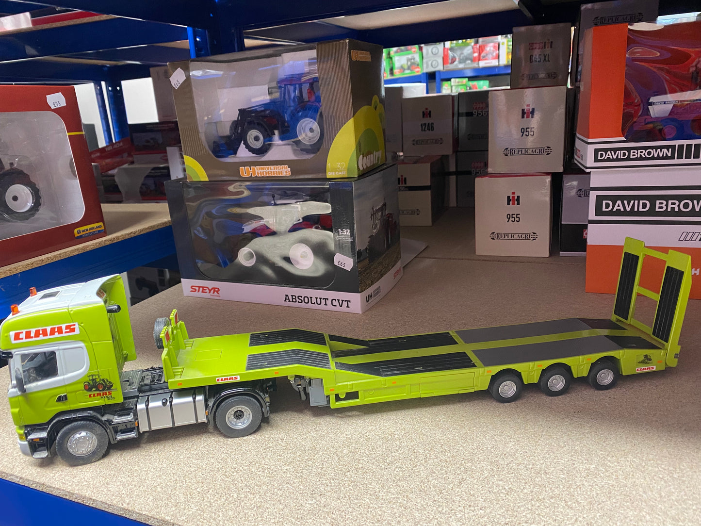 Scania R620 Truck Low Loader Conversion in CLAAS colours 1/32 farming models 1:32 scale SIKU