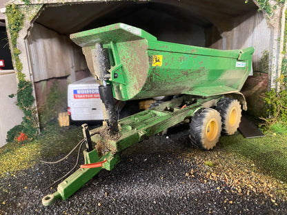 Weathered John Deere tipping Trailer conversion 1:32 scale BOXED