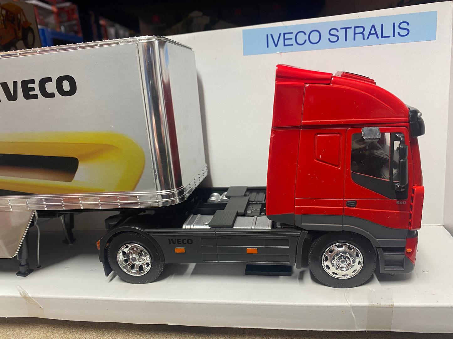 Fast Lane Toys R Us Iveco Stralis 540 Truck Transporter 1:32 scale boxed OBSOLETE 1998