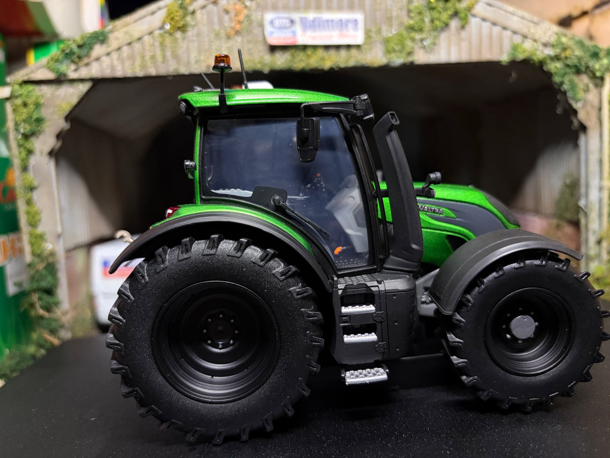 Universal Hobbies Valtra N175 Ultra Green Tractor UH7236 Limited Edition 750 Pieces 1:32 Scale