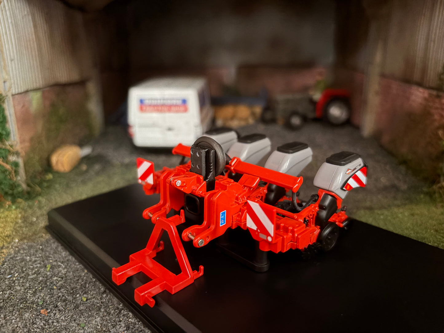 REP290 Replicagri Kuhn kosma 4 row Seed drill 1:32 scale Boxed