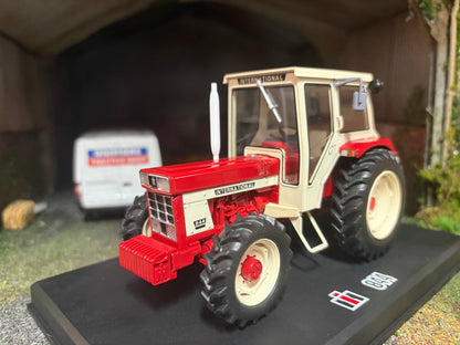 REP071 Replicagri International 844 4 x 4 4wd tractor 1:32 scale Boxed