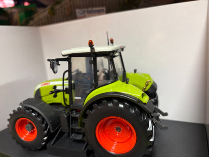 Universal Hobbies CLAAS Axion 640 Tractor Dealer Box Boxed 1:32 Scale vintage