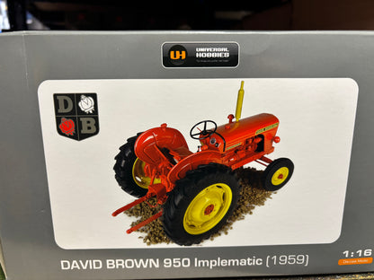 4997 Universal Hobbies David Brown 950 Implematic Tractor BOXED 1:16 scale