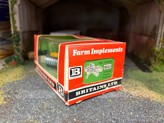 9553 Britains VINTAGE Disc harrow straw box 1:32 scale BOXED  Obsolete MIB