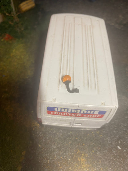 Beacon light tractor truck 1:32 scale Curraghee type 1