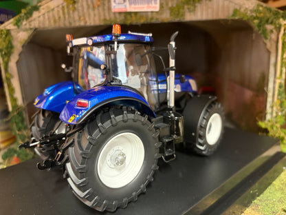 New Holland T7.270 Blue Power Tractor 1:32 scale Boxed ROS