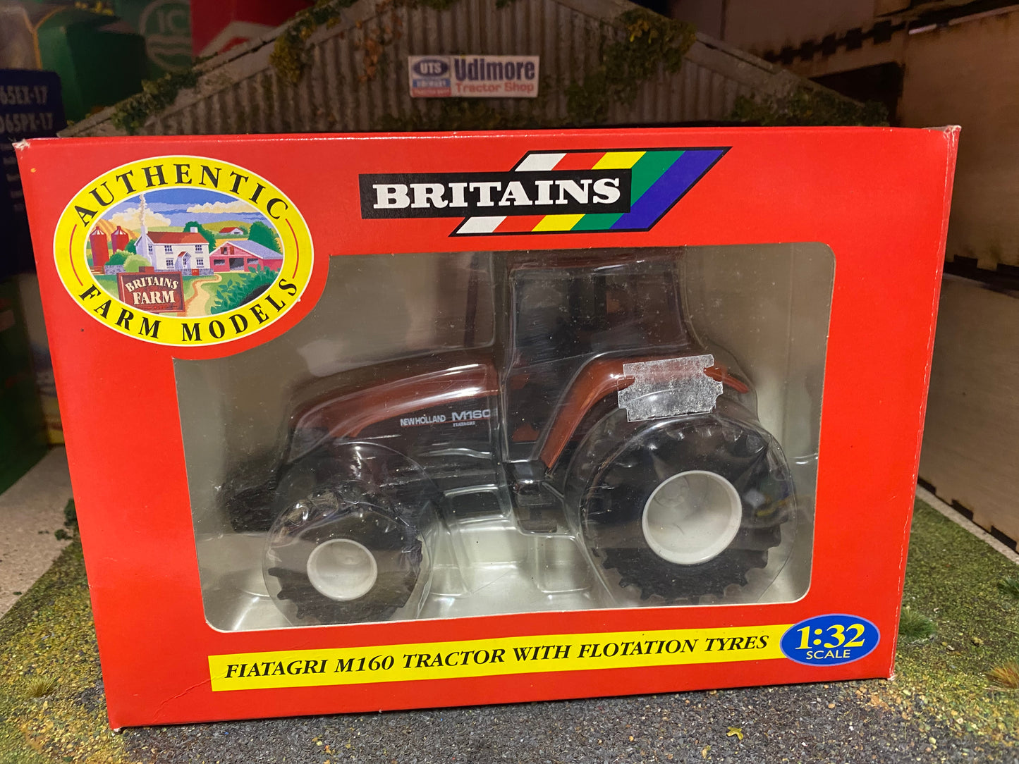 Britains New Holland Fiatagri M160 Floatations Tractor 9445 1:32 scale obsolete