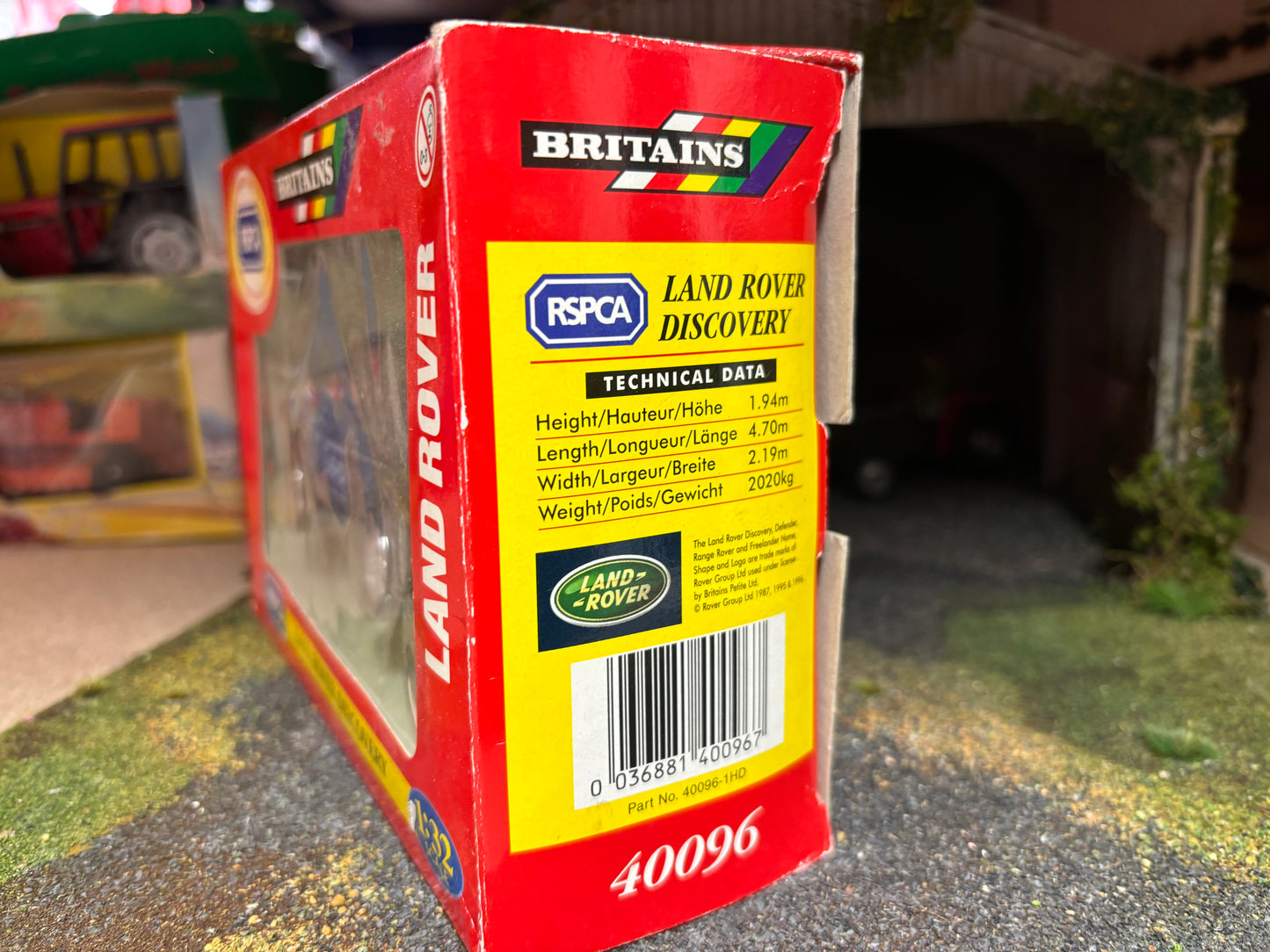 40096 Vintage Britains RSPCA Land Rover Discovery 1:32 scale