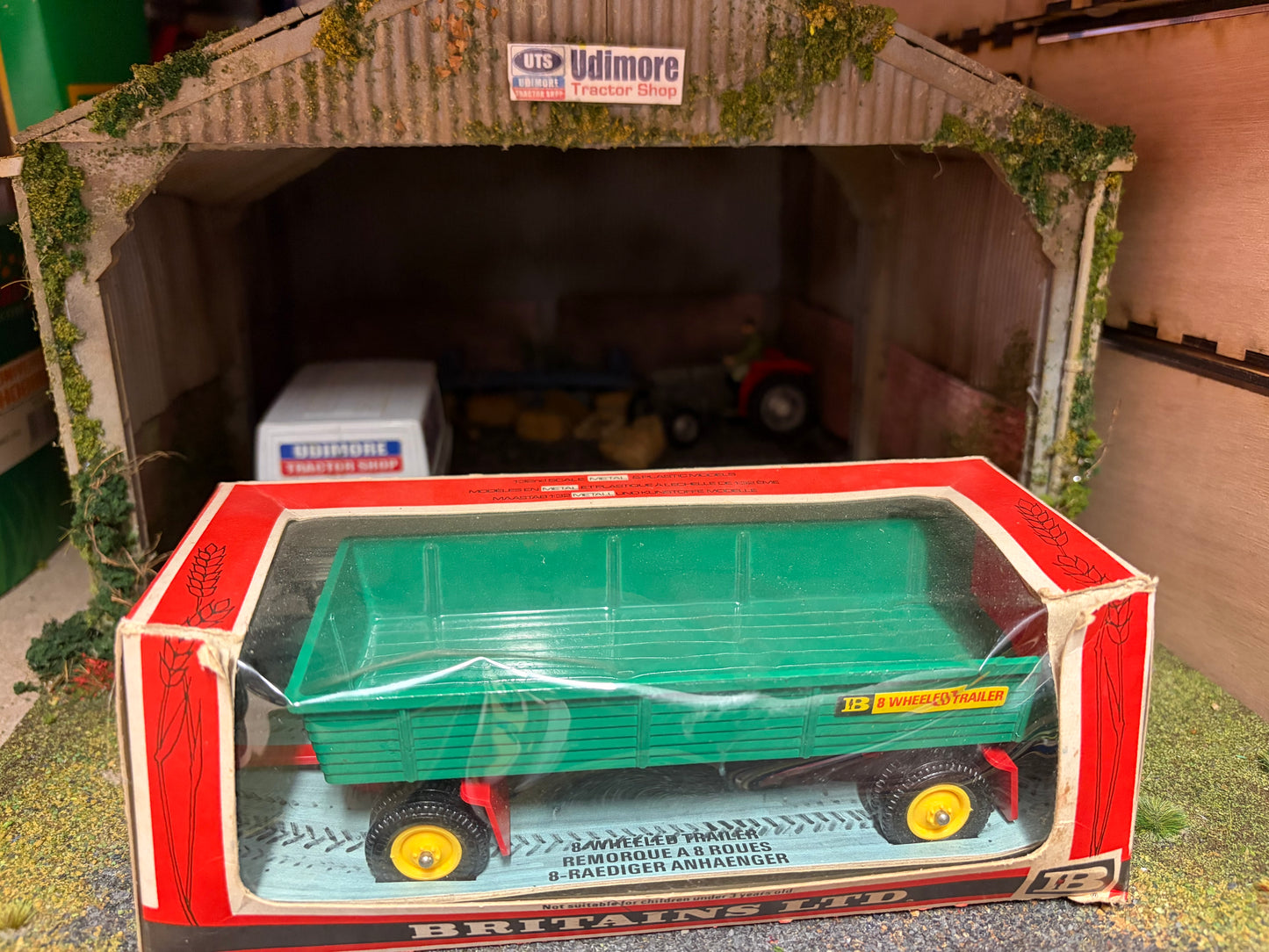 Vintage Britains 8-Wheeled Trailer 9558 Straw Box Obsolete 1:32 Scale