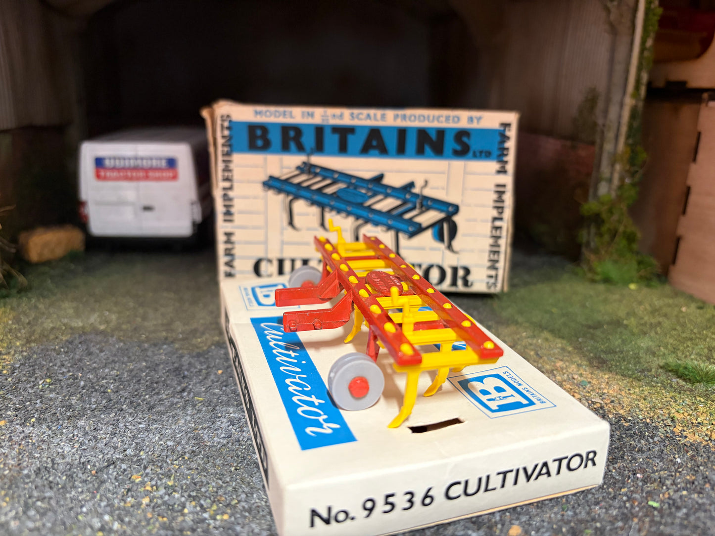 Vintage Britains Cultivator First Edition 1:32 Scale Boxed Obsolete - 9536