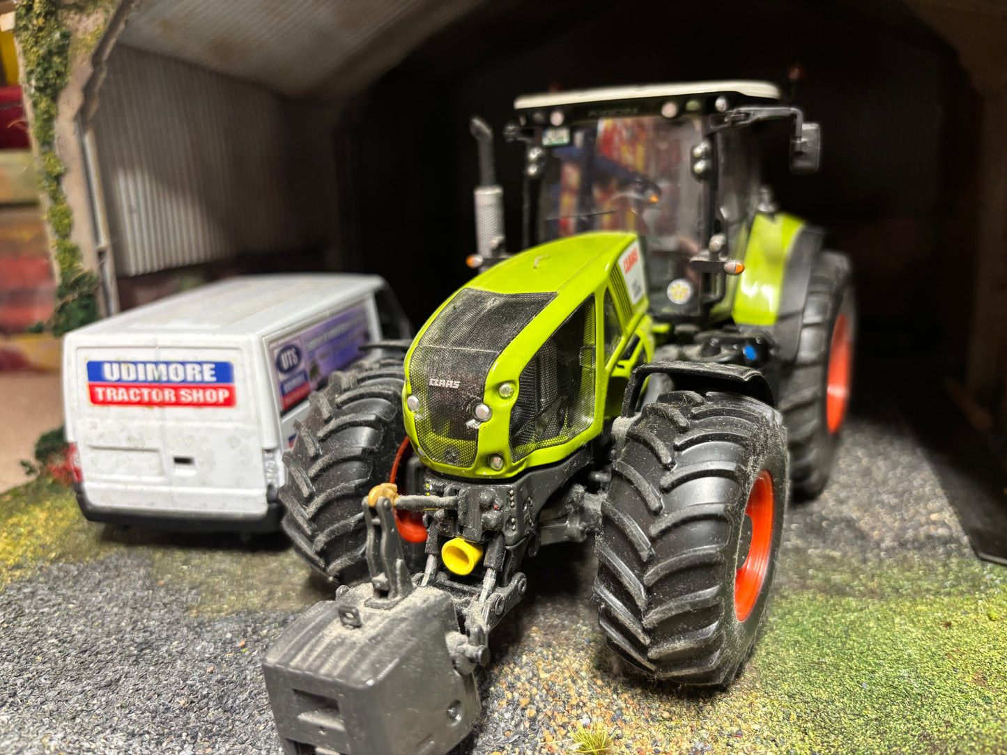 LIMITED EDITION Wiking Claas Axion 930 tractor 1:32 scale Boxed OBSOLETE