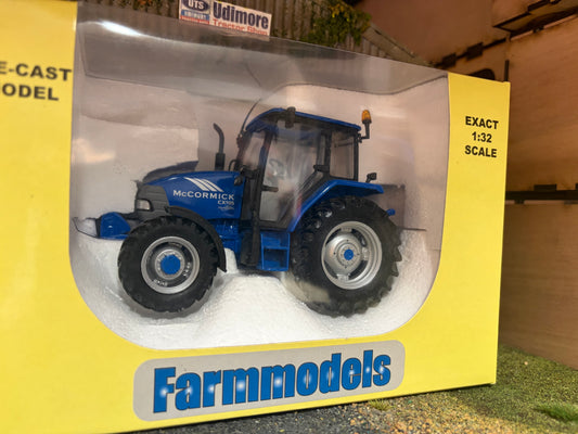 Universal Hobbies UH2391 McCormick CX105 Blue Limited Edition Tractor 1:32 Scale Second Hand Boxed Obsolete Model