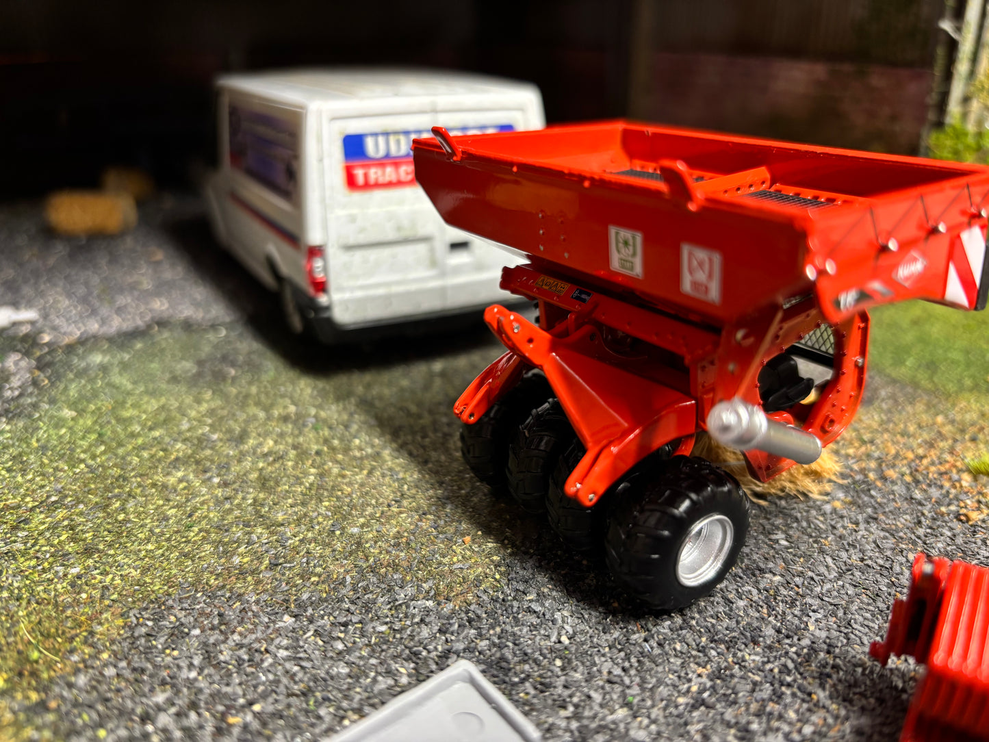 REP096 Replicagri Kuhn TF 1512 Hopper set 1:32 scale Boxed