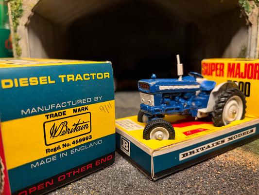 Vintage Britains 9527 Ford Super Major 5000 Tractor 1:32 Scale – Boxed Obsolete 1965