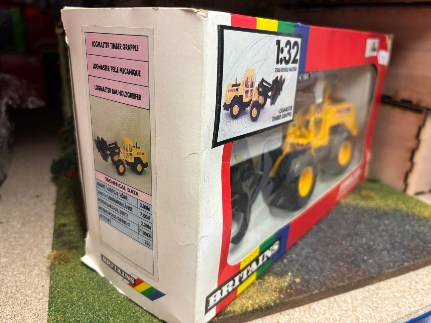 9509 Vintage Britains Logmaster Timber Grapple 1:32 scale Obsolete