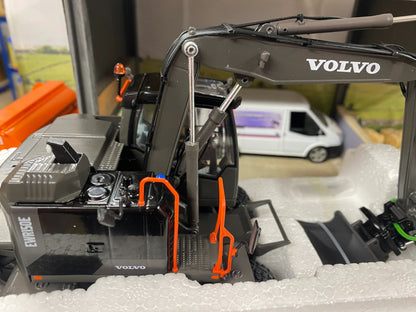 BLACK Volvo EWR150E Excavator Nokian 1:32 scale AT Collections Limited Edition Image 5