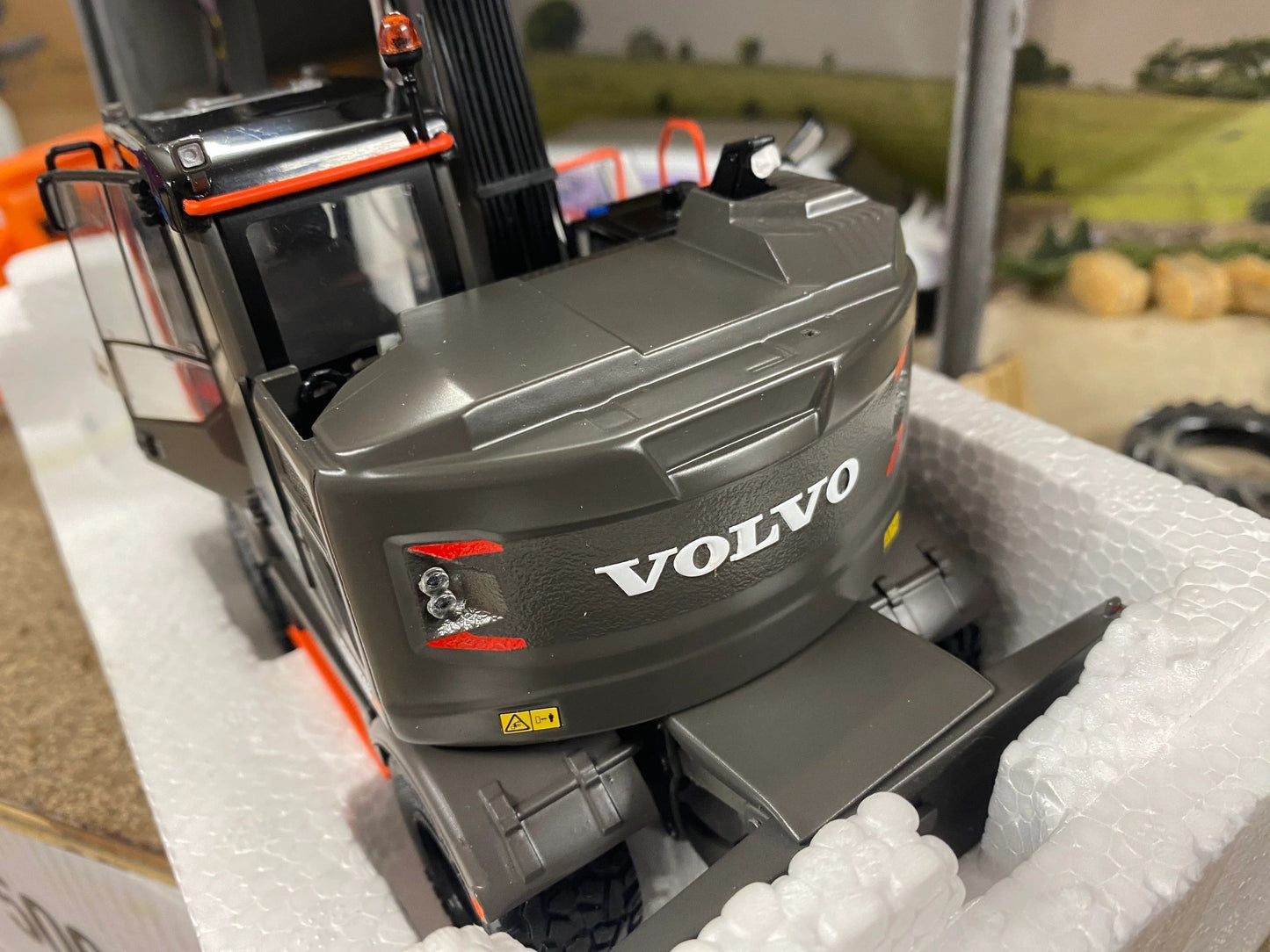BLACK Volvo EWR150E Excavator Nokian 1:32 scale AT Collections Limited Edition Image 6