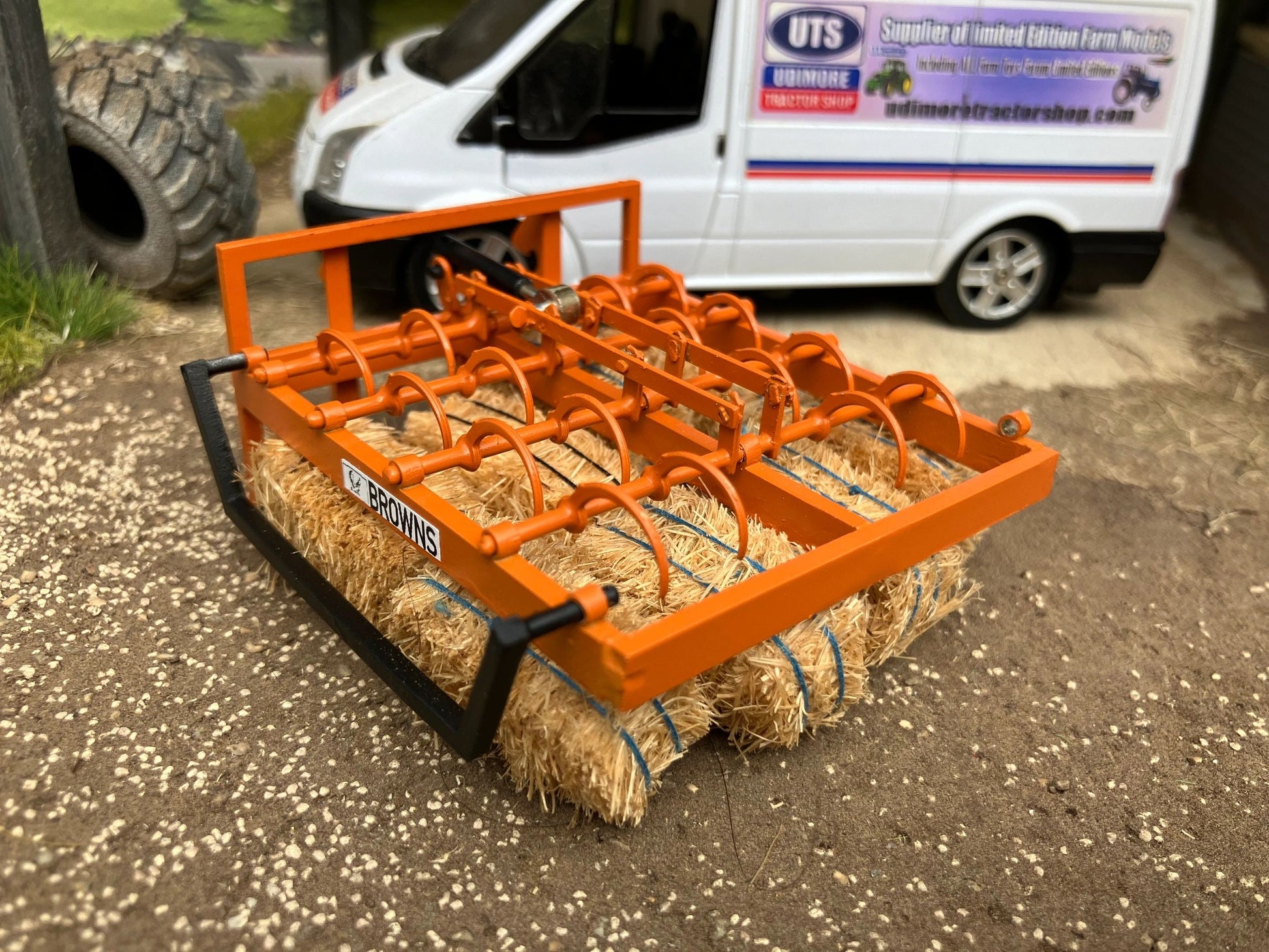 BLR Models Laser cut BRASS scratch built Browns Flat 8 bale grab 1:32 scale Image