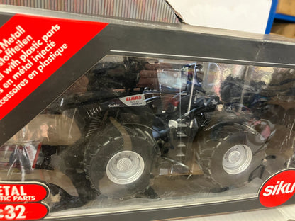 Blackline Claas Xerion 5000 Tractor 1:32 scale boxed Siku Image 3