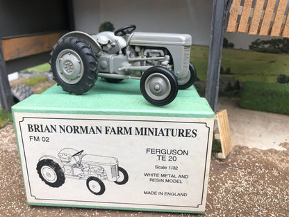 Brian Norman Ferguson TE 20 Tractor Limited Edition 1:32 scale Image 3